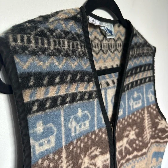 Vintage Vest Wool Neutral Evidence Pattern Brown and Blue Warm and Cozy Vest - Picture 6 of 13